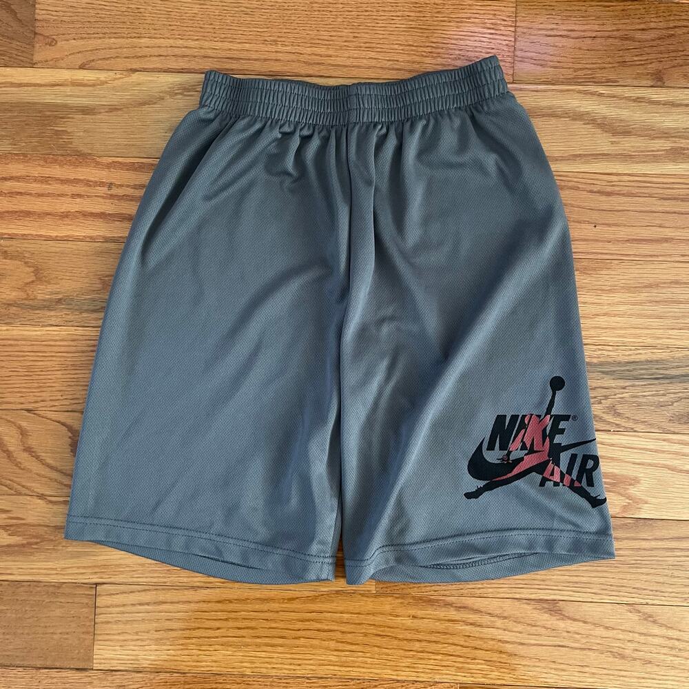 Nike Air Jordan Boys Large Athletic Shorts Grey Mesh Basketball Shorts A126-G1A